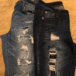 “Almost Famous” distressed jeans size 11